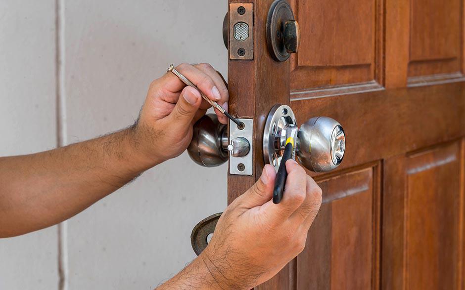ouvrir une porte sans clé Paris 20